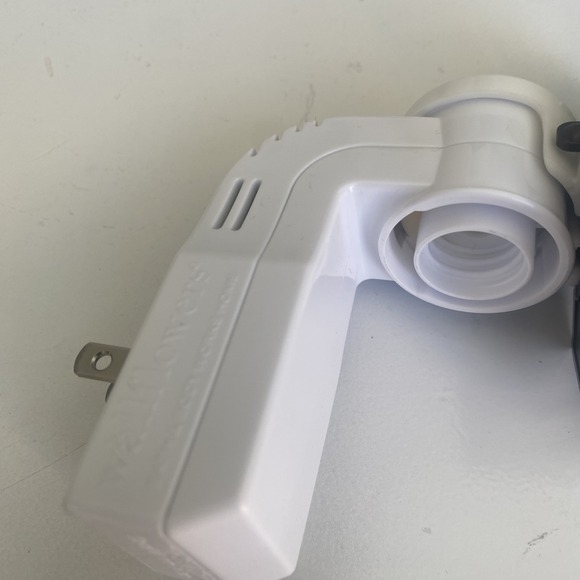 Bath & Body Works SUCCULENT GEOMETRIC PLANTER Wallflower Plug In Holder Set Of 2 - Picture 4 of 12